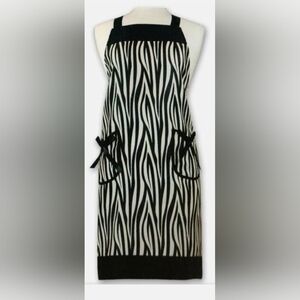 GOURMET CLUB APRON HOSTESS ZEBRA ANIMAL PRINT STRIPED WHITE BLACK USED PRE-OWNED